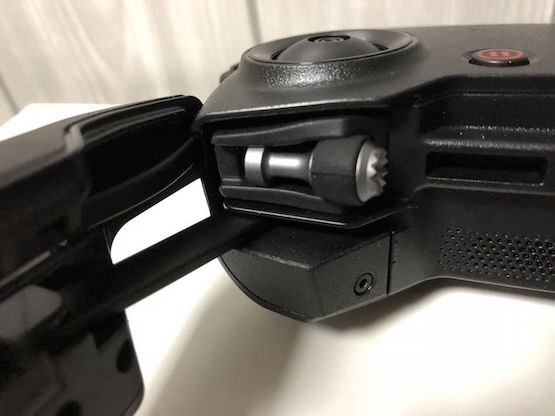MavicAIRが空を飛んでいる様子