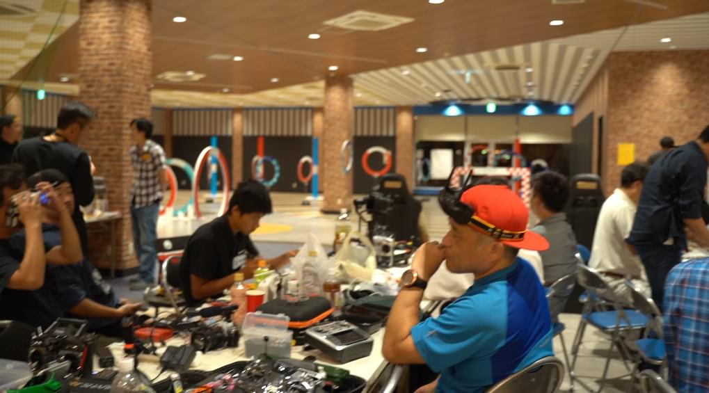 【メイカーズピア名古屋】ドローンサーキットで徹夜でTinyWhoop体験